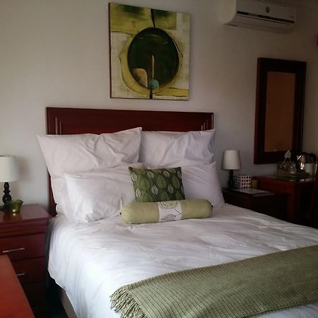 Alicia'S B&B Roodepoort Eksteriør bilde