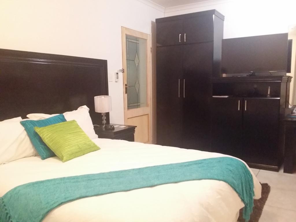 Alicia'S B&B Roodepoort Eksteriør bilde