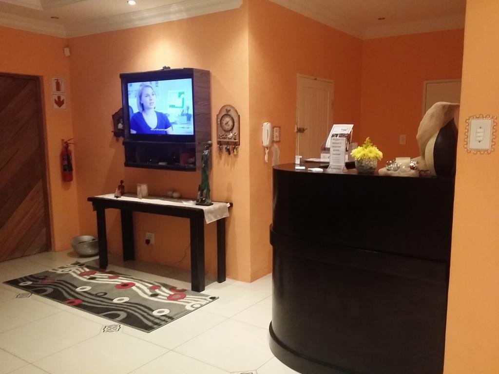 Alicia'S B&B Roodepoort Eksteriør bilde