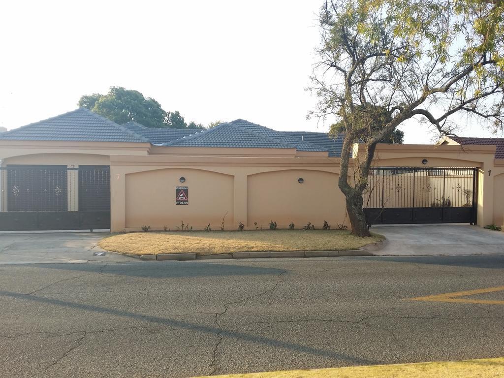Alicia'S B&B Roodepoort Eksteriør bilde